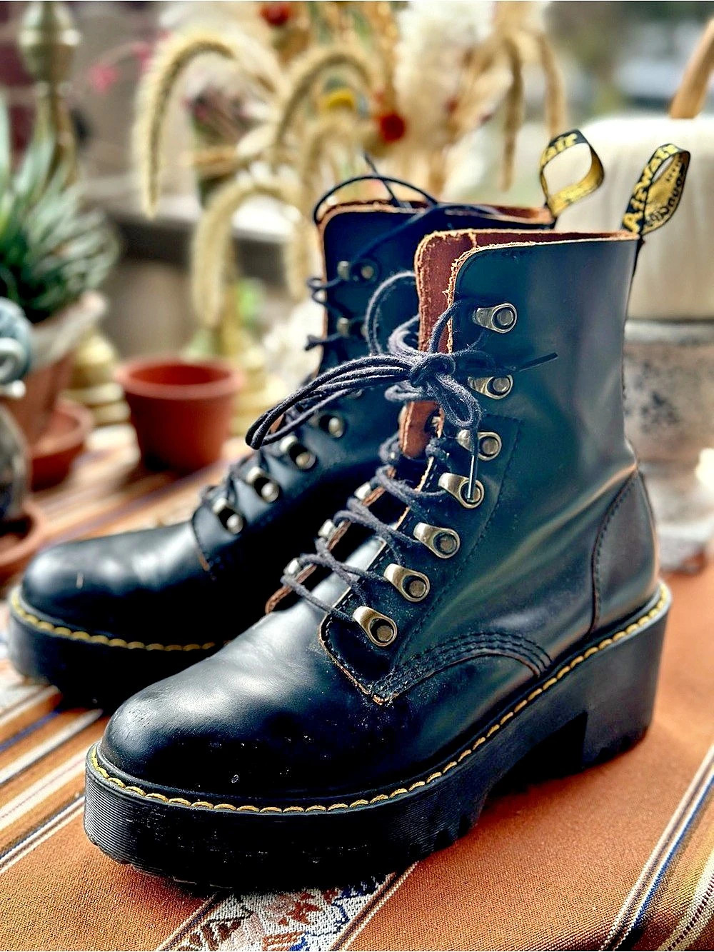 Dr. Martens Leona Black Leather Platform Boots Sz 7 Excellent Condition